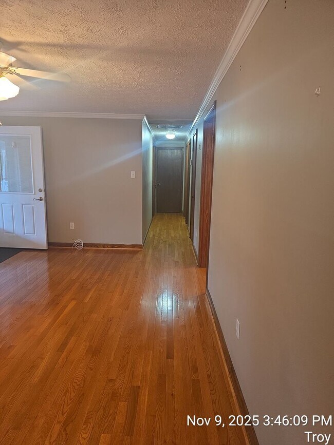 Building Photo - 912 Hunters Lodge Rd