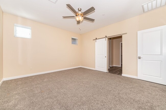 Building Photo - 1578 Chateau Dr