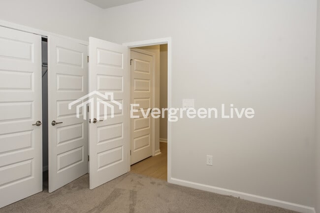 Building Photo - 230 Exeter St