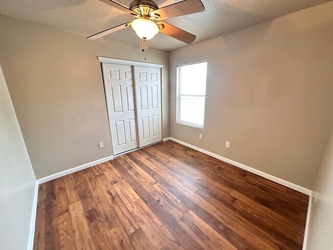 Building Photo - 3 Bedroom 2 Bathroom with 2 Car Garage