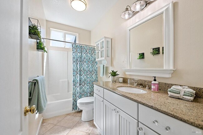 Building Photo - Two Level Home in Windsor with 4 Bedroom and 3 full Bath