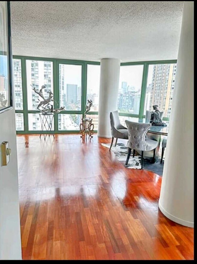 Building Photo - 111 W Maple St