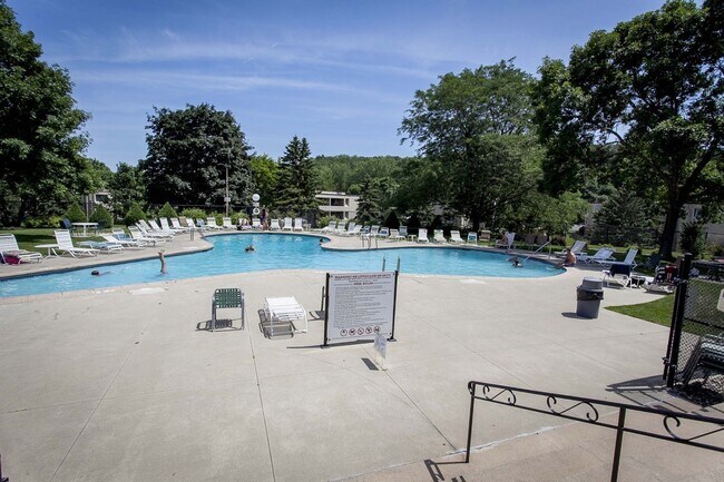 Building Photo - 1923 Viking Dr NW