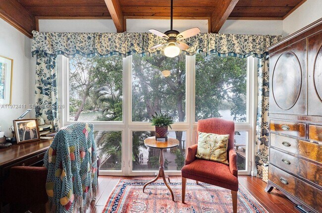 Building Photo - 4905 SW 71st Pl