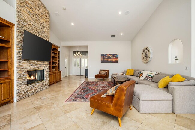 Building Photo - 45168 Coeur Dalene Dr