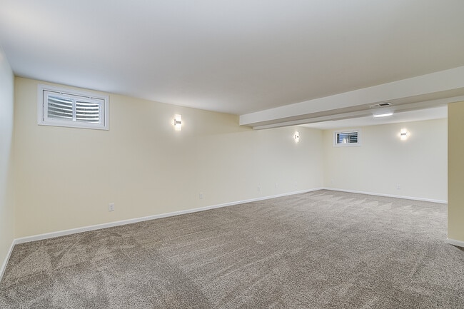 Building Photo - 1724 Westchester Ln