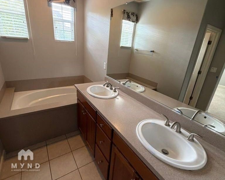 Building Photo - 3126 Fioli Way