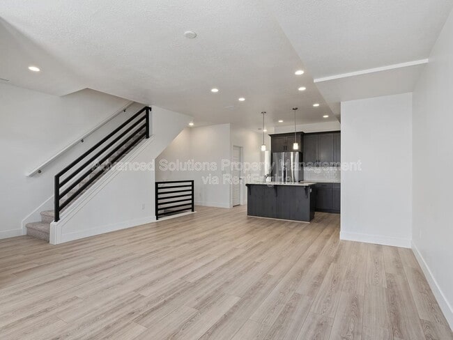 Building Photo - 142 Amboise Ct