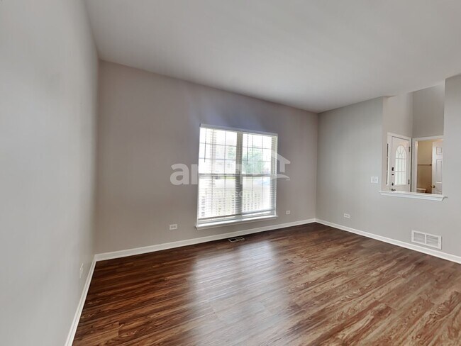 Building Photo - 214 Winding Trail