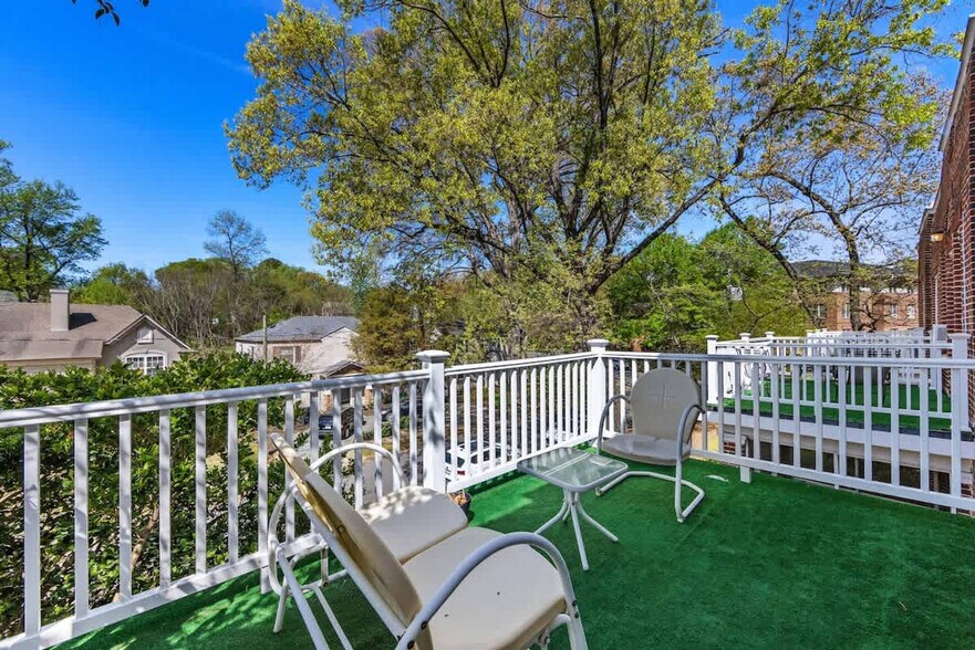 Building Photo - 2101 Kirkwood Ave