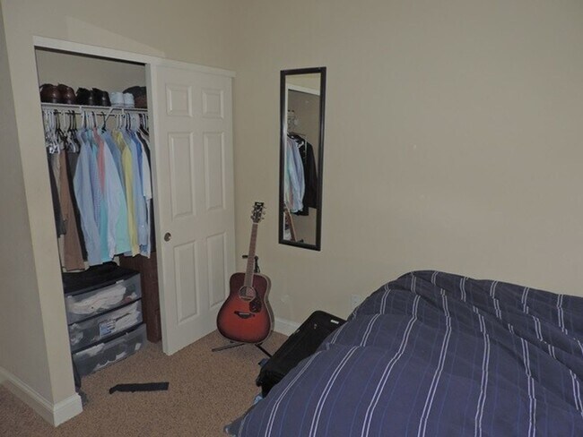 Building Photo - $2000 | 3 Bedroom, 2 Bathroom Condo | No P...