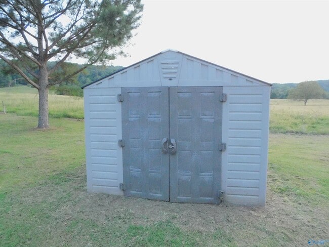 Building Photo - 498 Berry Hollow Rd