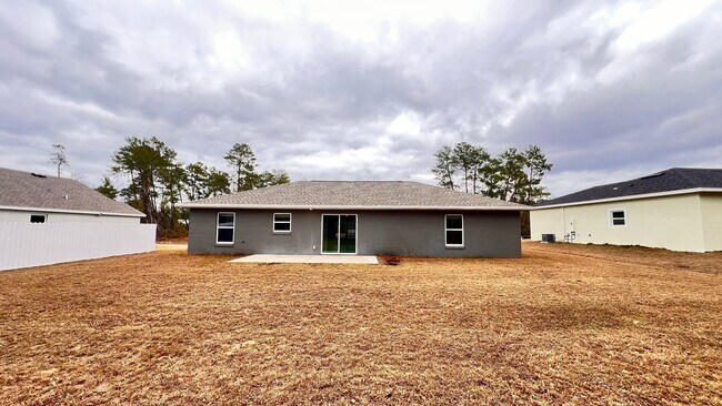 Building Photo - Charming 3 Bedroom, 2 Bathroom Home in the Lovely Marion Oaks of Ocala!