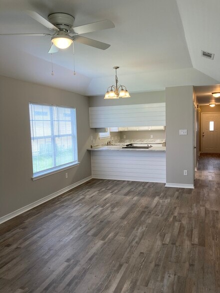 Building Photo - 412 Belle Chase Ct S