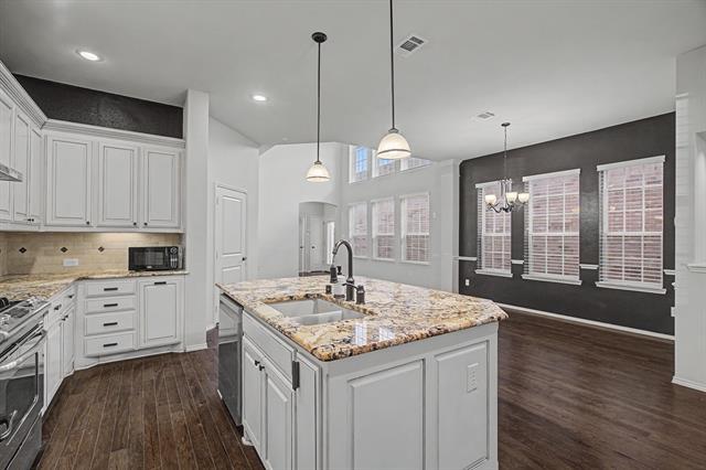 Building Photo - 228 Buckingham Ave