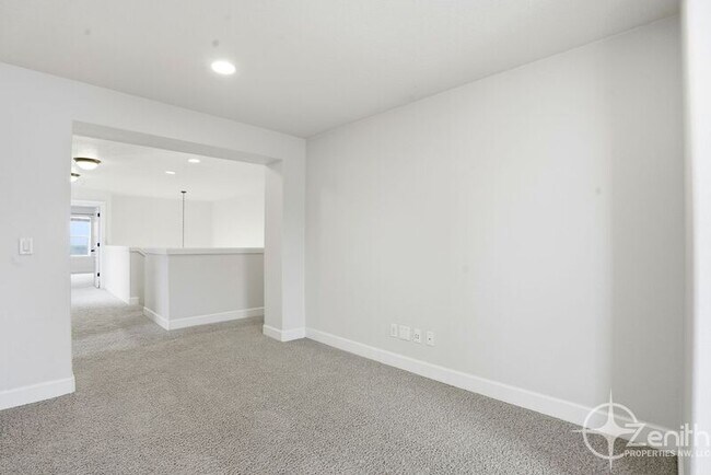 Building Photo - 15205 NE 102nd Way