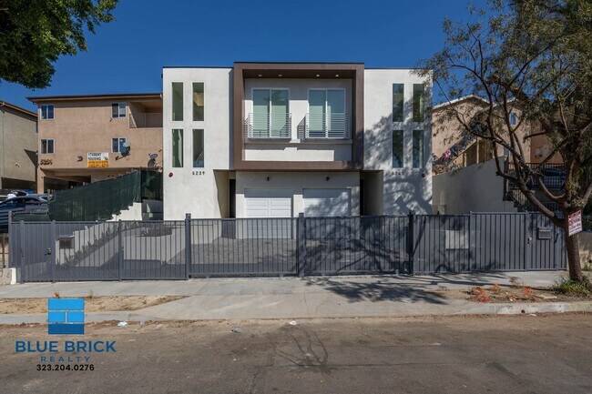 Building Photo - 5239-5241 Huntington Dr -