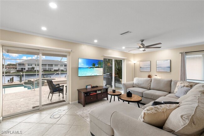 Building Photo - 3830 SE 12th Ave