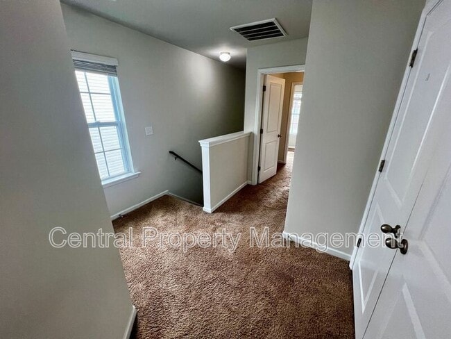 Building Photo - 43 Moorlyn Ln