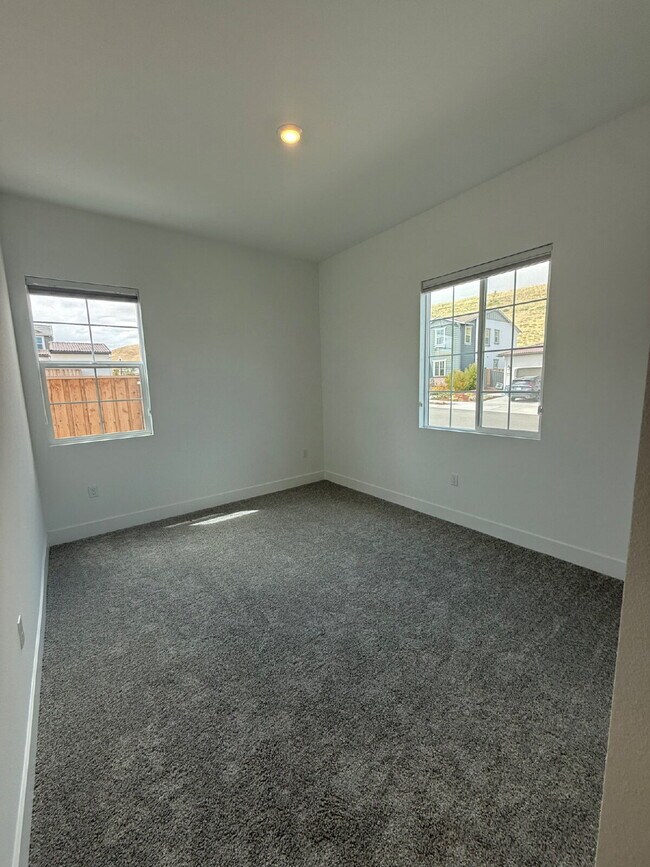 Building Photo - Brand-New 4-Bedroom Single-Story Home with Solar, Stunning Views & Open Floor Plan!