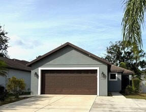 Building Photo - NEWLY LISTED!! Beautifully Updated 3-Bed/2-Bath Home in Sarasota!