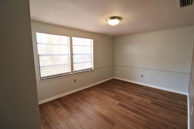 Building Photo - Stunning 3-Bed, 2-Bath Spanish-Inspired Custom Home with Elegant Gardens & Fountains