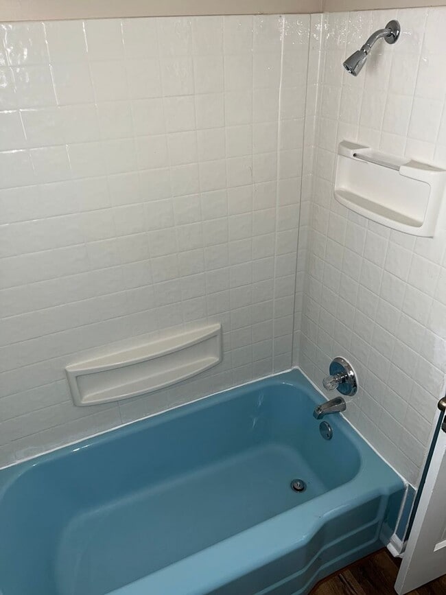Building Photo - 3 Bed 1.5 Bath Home