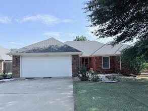 Building Photo - 703 Windsor Ln