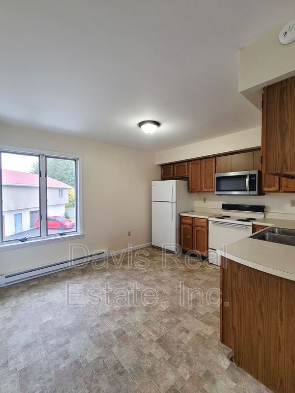 Building Photo - 310 S Lincoln Ave