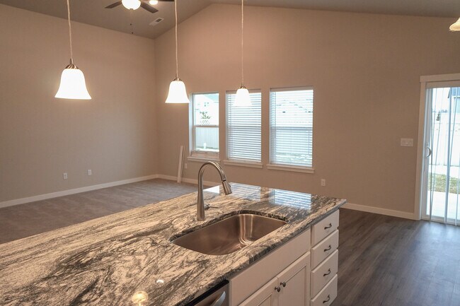 Building Photo - 3154 N Greengate Way