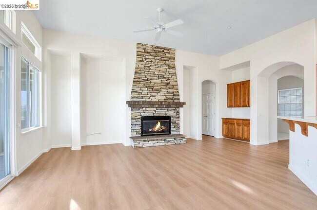 Building Photo - 1503 Bismarck Ln