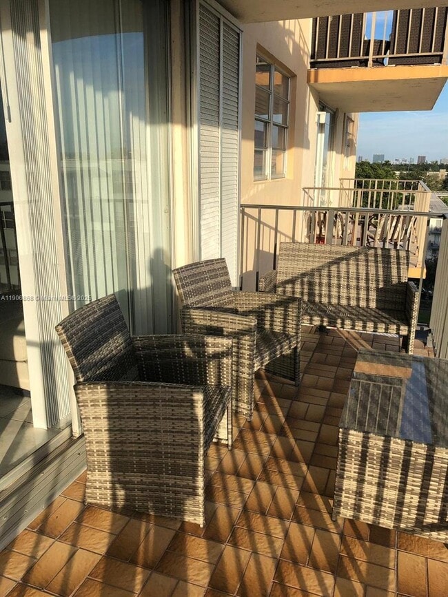 Building Photo - 1470 NE 125th Terrace