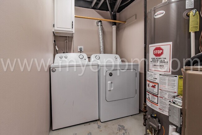 Building Photo - Beautifully Remodeled 3 Bedroom / 1.5 Bath Home | Millard