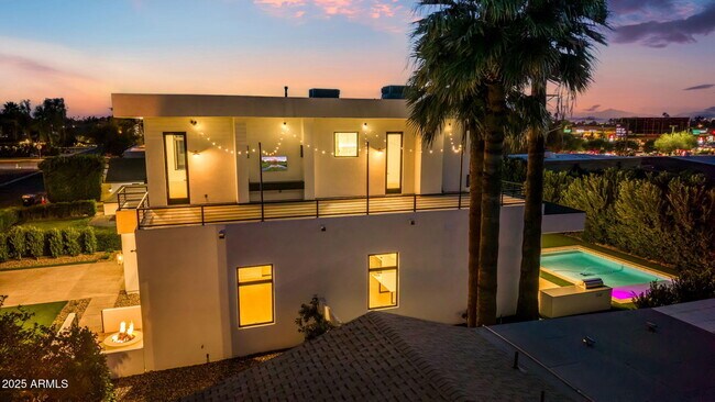 Building Photo - 4120 N 44th Pl