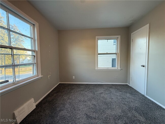 Building Photo - 4468 E 156th St