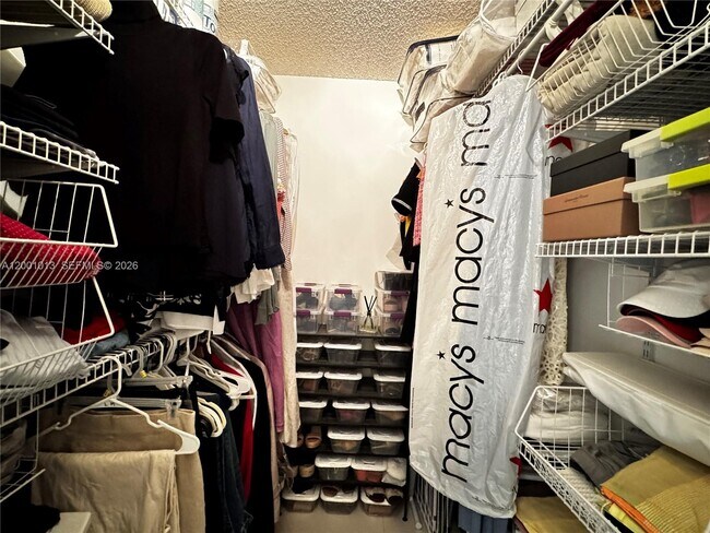 Building Photo - 18151 NE 31st Ct