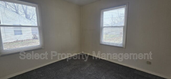 Building Photo - 4405 S Colonial Ave