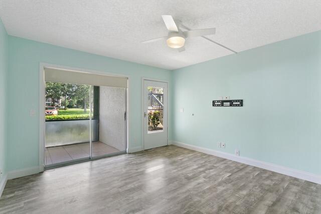 Building Photo - 6479 Chasewood Dr