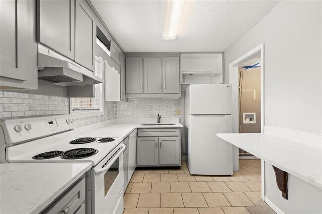 Building Photo - 360 Winding River Dr