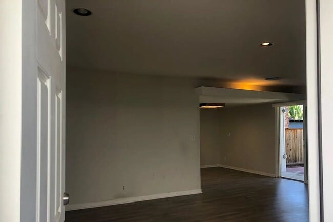 Building Photo - CAMPBELL - REMODELED DUPLEX with garage gr...