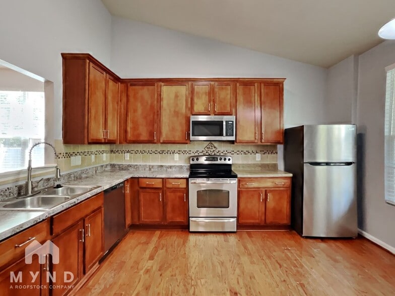 Building Photo - 909 Summer Storm Dr