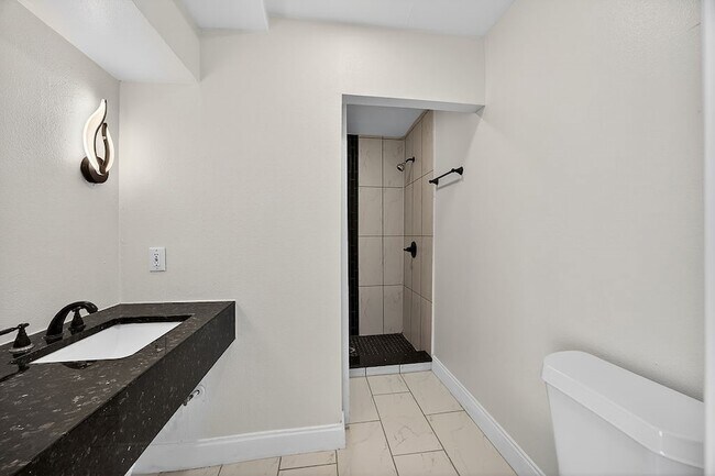 Building Photo - 108 Dupont Cir