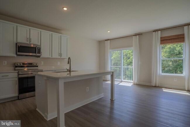 Building Photo - 79 Spatterdock Rd