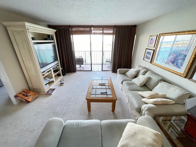 Building Photo - 5600 N Flagler Dr