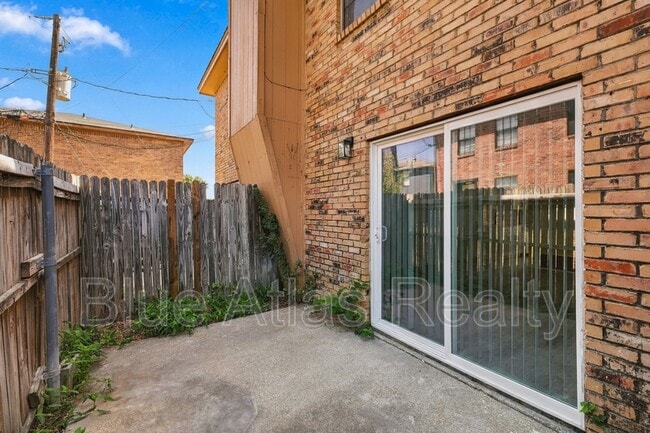 Building Photo - 8108 Foxfire Ln