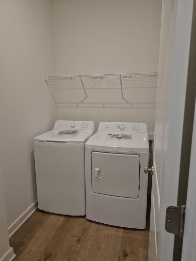 Building Photo - Free Wi-Fi for the first year! 4 Bed/2 Bat...