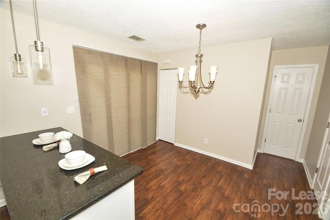 Building Photo - 605 Mountainwater Dr