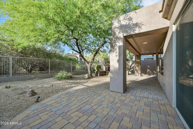 Building Photo - 6572 Shooting Star Way