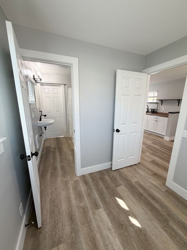 Building Photo - 2 Bedroom, 1 Bathroom Home