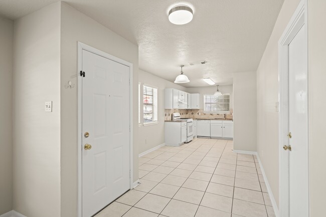 Building Photo - 12602 Folkcrest Way